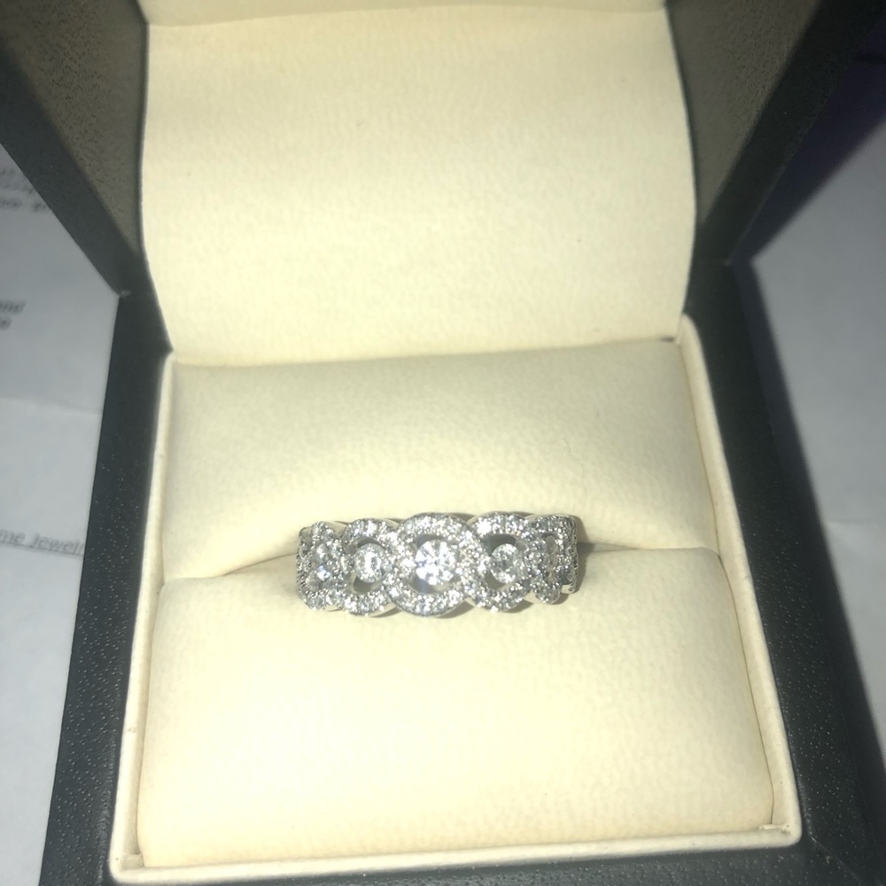 1 carat diamond anniversary ring